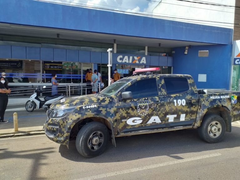 Procon e PM realizam operação e orientam comerciantes em Simão Dias