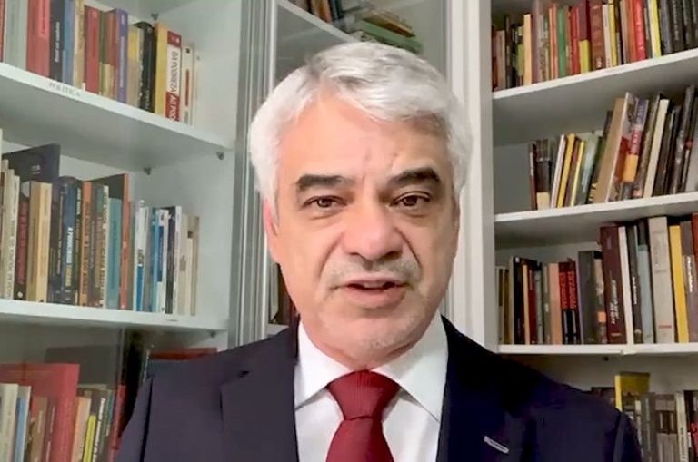 Senador Humberto Costa defende processo de impeachment de Bolsonaro