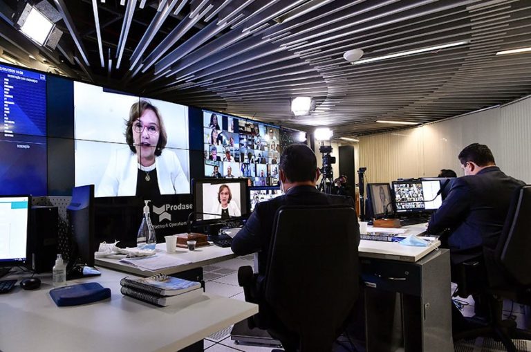 Senado amplia lista de profissionais que terão prioridade em testes de coronavírus