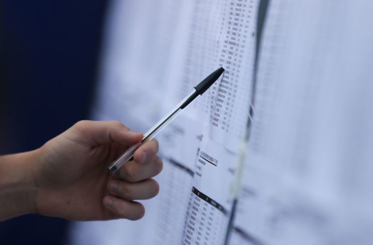 Candidatos fazem provas do Enem neste domingo no Centro de Ensino Médio Elefante Branco