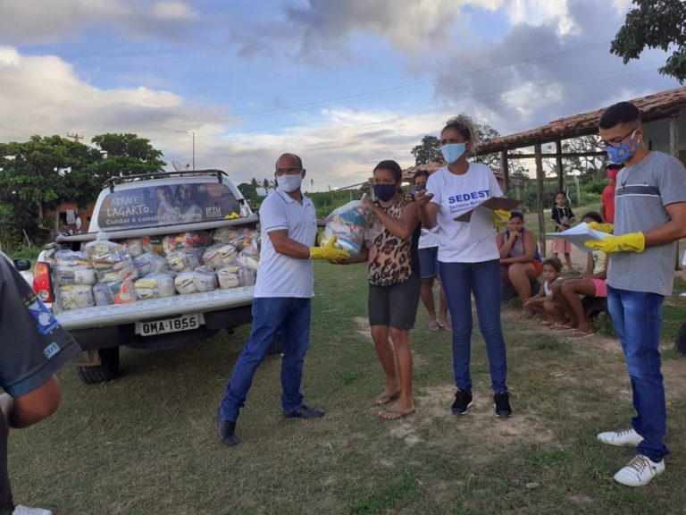 Prefeitura de Lagarto beneficia famílias com doação de cestas básicas