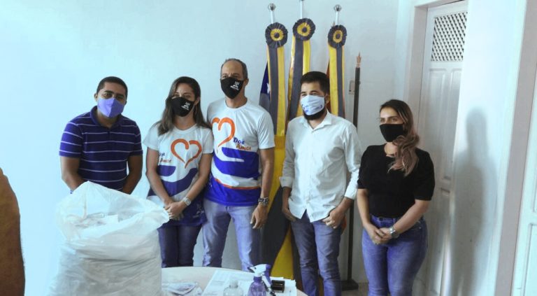 Igreja evangélica doa centenas de máscara para a Prefeitura de Lagarto