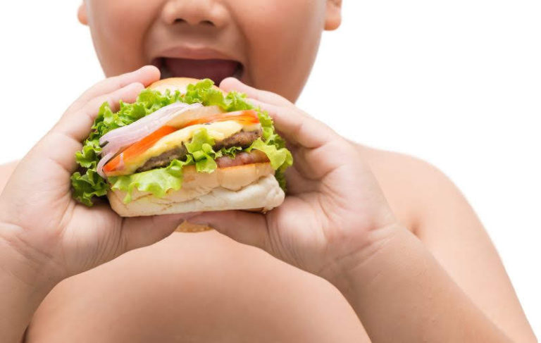 Nutricionista alerta para cuidados com a obesidade infantil durante o isolamento social