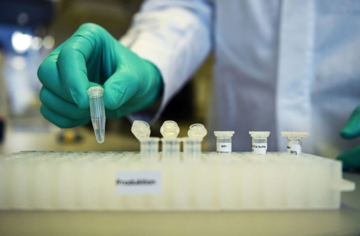 2020-06-16t191636z_1_lynxmpeg5f1th_rtroptp_4_saude-coronavirus-curevac-alemanha