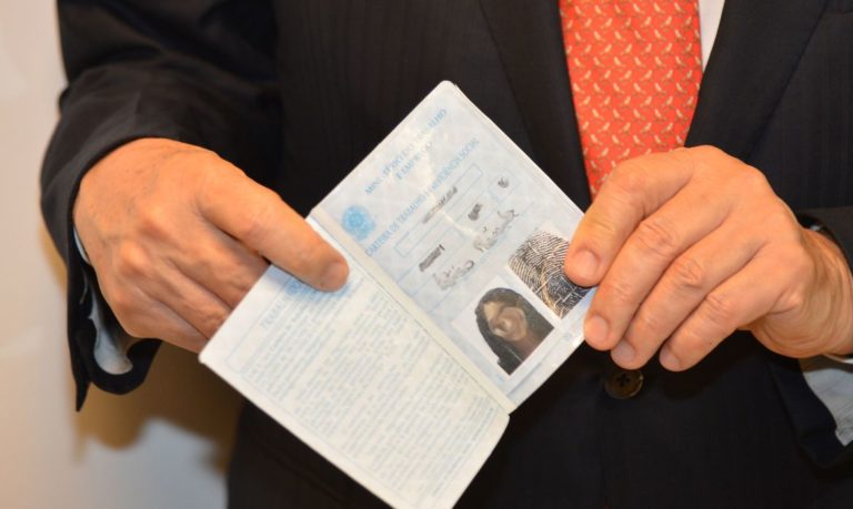 Seguro-desemprego pode ser recebido em conta a partir de hoje