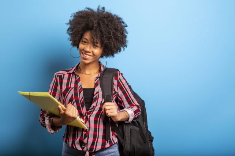 Estudantes podem ter acesso a simulados no aplicativo do Enem 2020