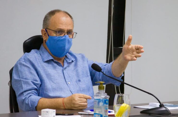 Governador durante a reunião ocorrida ontem, no Palácio dos Despachos