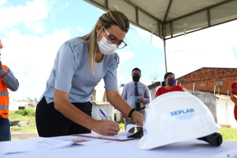 Prefeita Hilda Ribeiro assina importantes ordens de serviço em Lagarto
