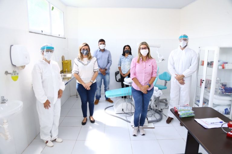 Prefeita Hilda Ribeiro entrega consultório odontológico no povoado Crioulo