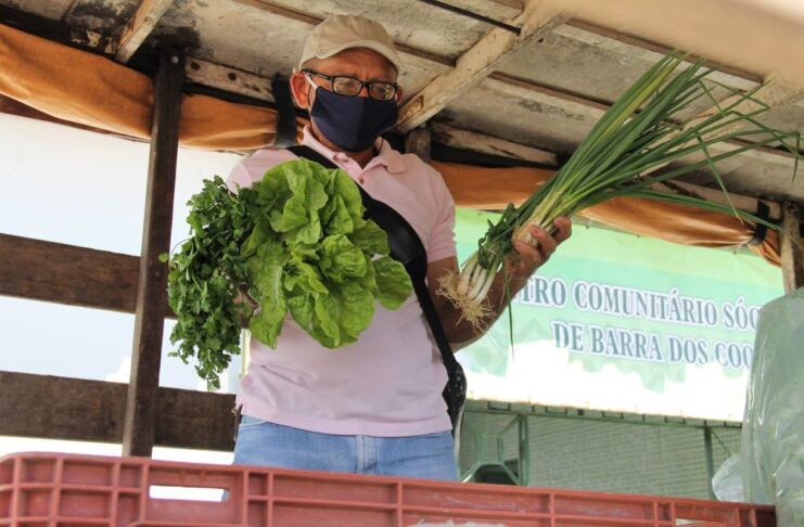 O agricultor irrigante Gildeon Santana