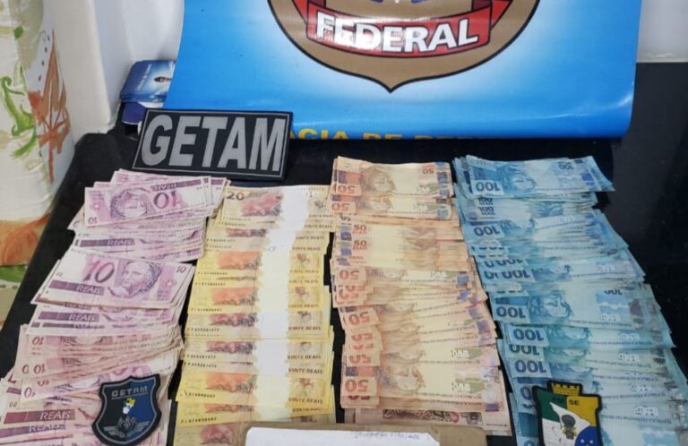 Polícia Militar de Sergipe prende dois homens em posse de dinheiro falso