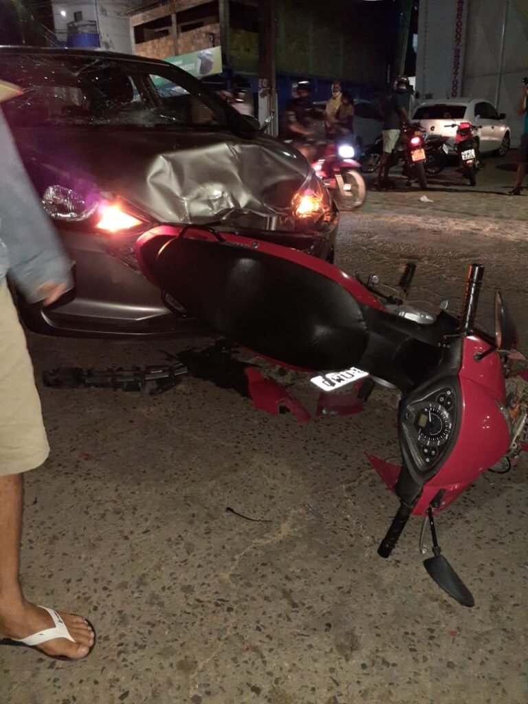 Acidente envolvendo carro e motocicleta deixa duas pessoas feridas em Lagarto