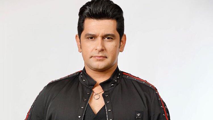 Léo Magalhães comanda live nesta sexta-feira, 2