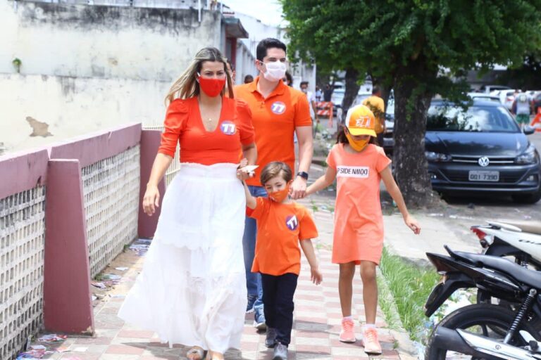“Confiante em Deus e nos lagartenses”, afirma Hilda Ribeiro ao chegar em local de votação