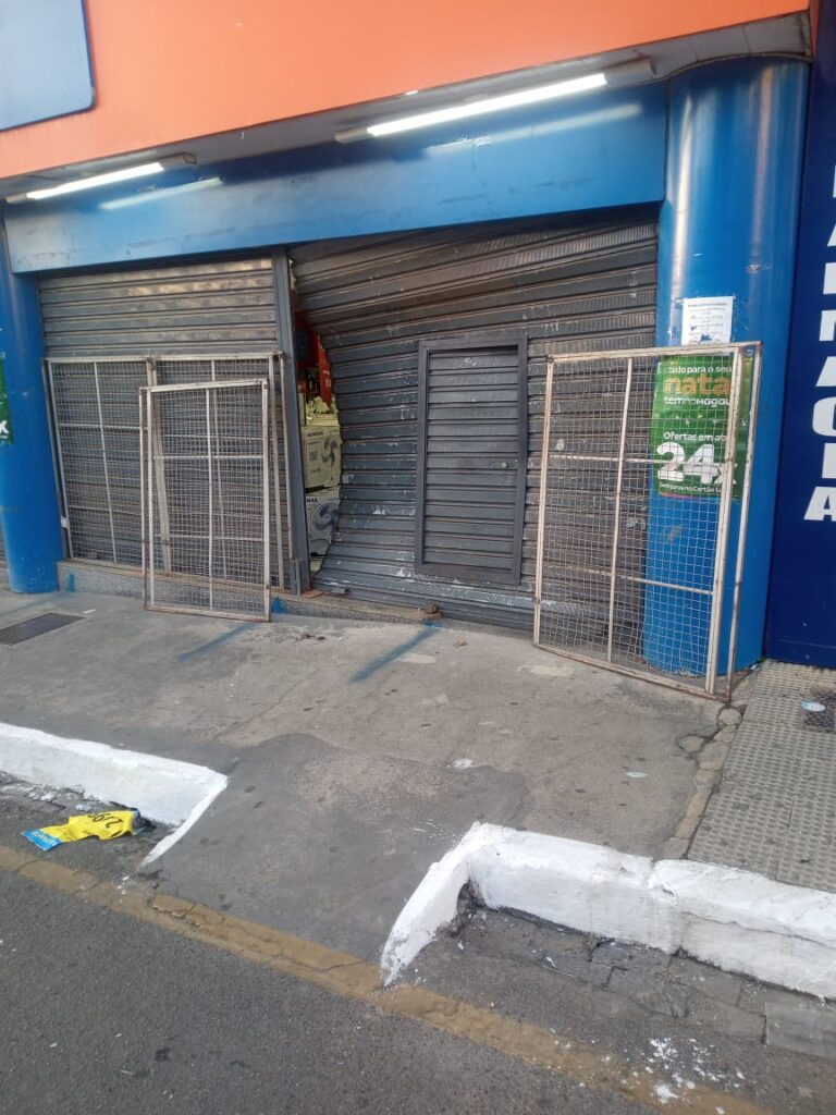 Loja de eletrodomésticos de Lagarto amanhece com as portas arrombadas