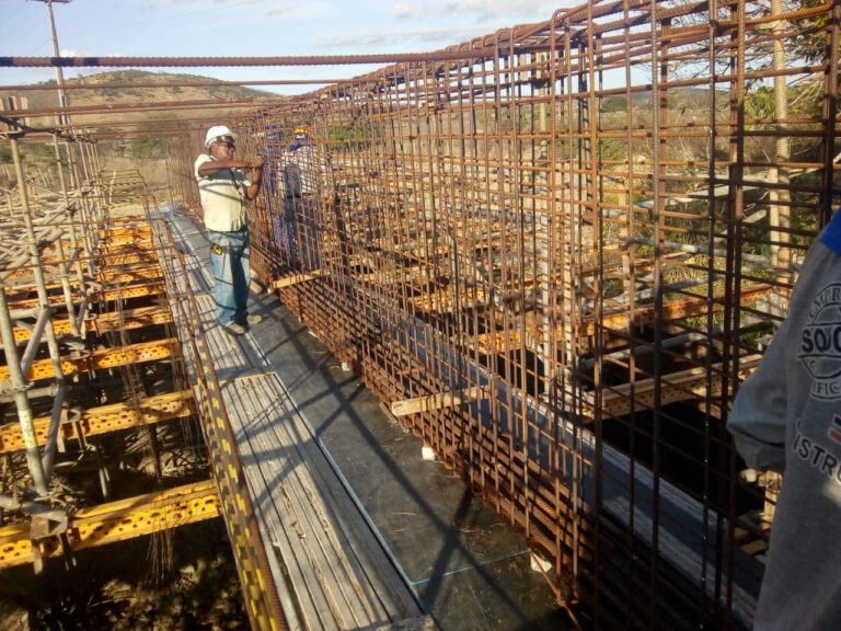 Construção da ponte sobre o Rio Jacaré em Simão Dias está 45% concluída