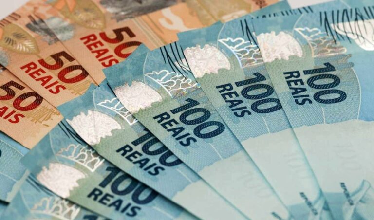 Governo propõe salário mínimo de R$ 1.147 em 2022