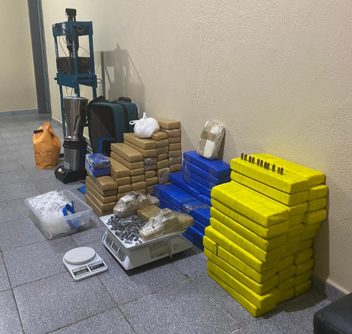 Polícia Civil prende taxista com 150 quilos de cocaína, crack e maconha