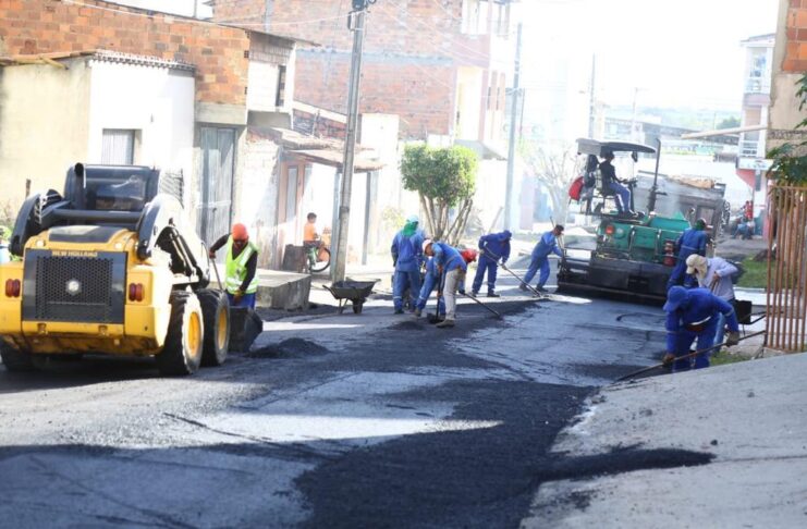 Máquinas a todo vapor no bairro Exposição