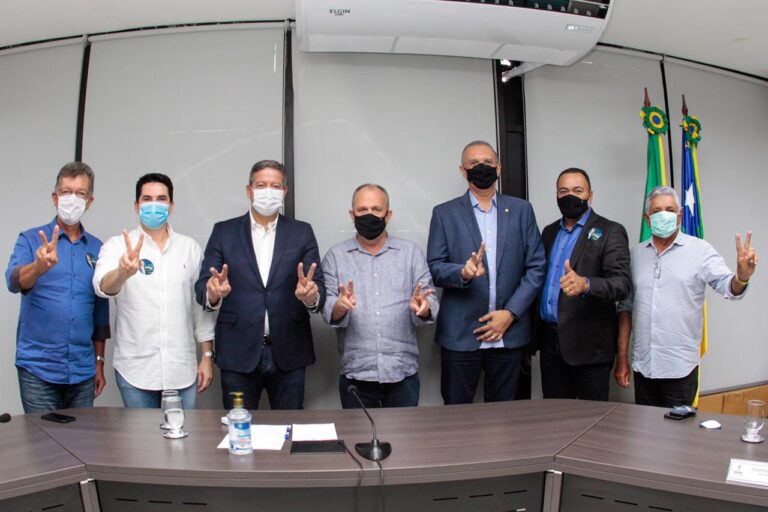 Apoiado por Gustinho, Arthur Lira tem o apoio da maioria dos deputados sergipanos