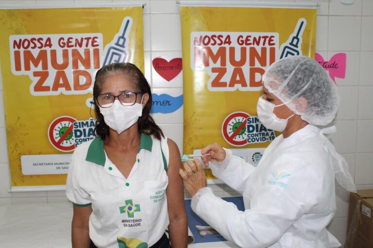 Simão Dias inicia vacinação dos Agentes Comunitários de Saúde