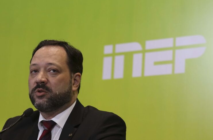 O presidente do Inep, Alexandre Lopes,participa da entrevista coletiva sobre o segundo dia de provas do Enem