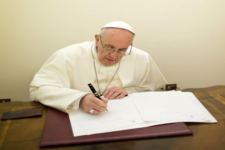 Papa recebe líderes religiosos cristãos para “invocar paz”