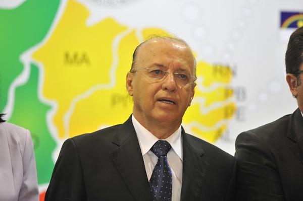 Ex-senador Valadares testa positivo para o novo Coronavírus