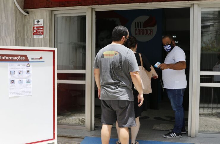 Rio de Janeiro - Candidatos participam da        primeira aplicação do Exame Nacional do Ensino Médio (Enem) Digital, na UniCarioca. (Fernando Frazão/Agência Brasil)