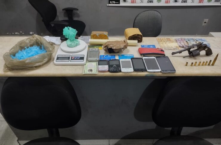 Material apreendido pela polícia