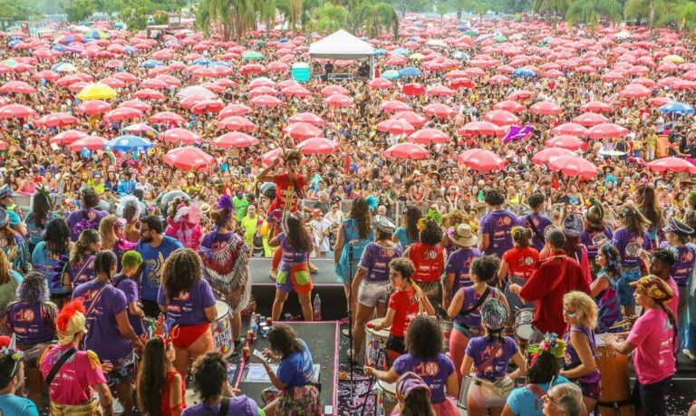 Confira a lista com as 50 músicas mais tocadas no carnaval