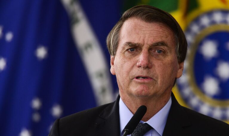 Bolsonaro aciona STF contra três decretos estaduais que impõem restrições a fim de conter Covid