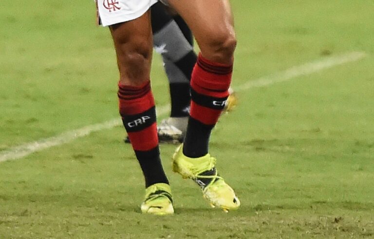 Com dois gols de Gabriel, Flamengo vence LDU em Quito