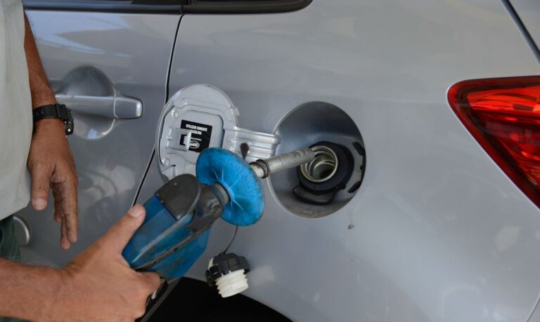 Reoneração dos combustíveis: Preço da gasolina subirá mais que álcool