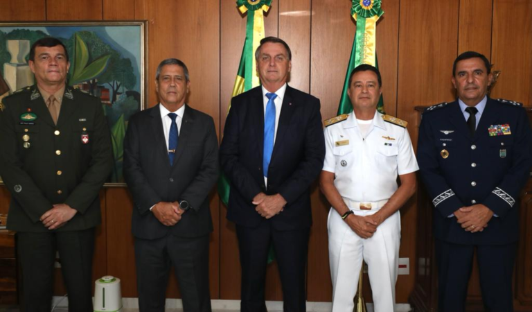 Bolsonaro define novos comandantes de Exército, Marinha e Aeronáutica