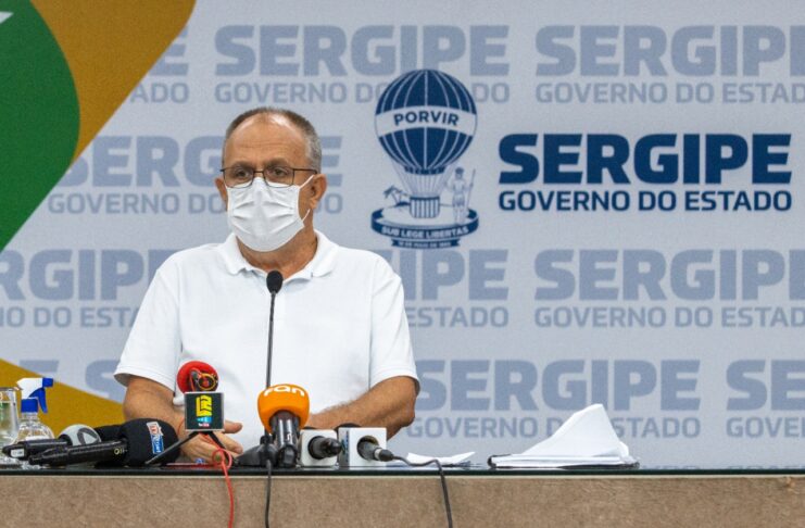 Belivaldo Chagas durante a coletiva de imprensa no Palácio dos Despachos
