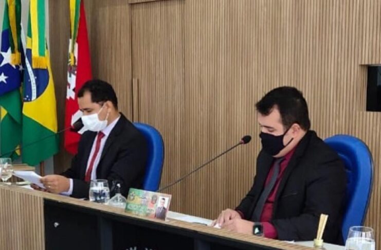 Presidente da Câmara de Vereadores de Lagarto durante a sessão desta quinta-feira, 15