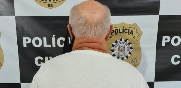 Idoso foragido é preso por homicídio após ser visto em posto de vacinação
