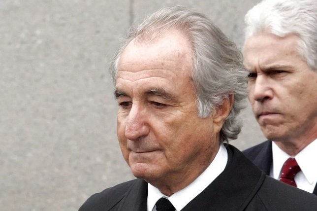 Homem que aplicou o maior golpe financeiro do mundo morre aos 82 anos