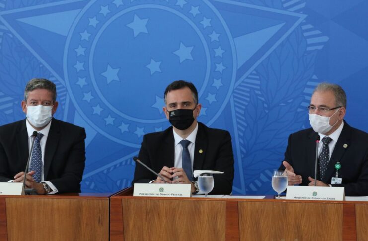 O presidente do Senado, Rodrigo Pacheco, da Camara Arthur Lira e o ministro da Saúde, Marcelo Queiroga, dao entrevista coletiva após a reuniao do Comite de Coordenacao Nacional de Enfrentamento da Pandemia de Covid-19