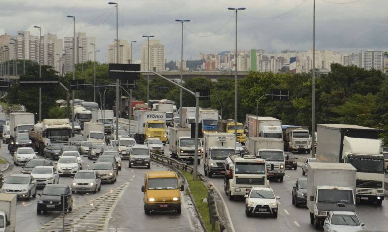 Brasil registra alta na emissão de gases de efeito estufa