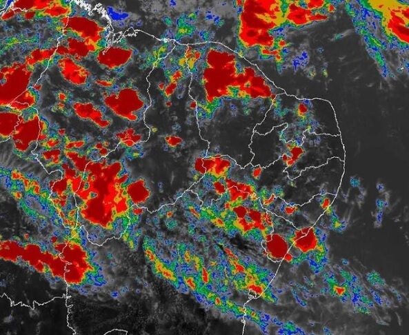 Imagem de satélite divulgada pelo meteorologista Overland Amaral