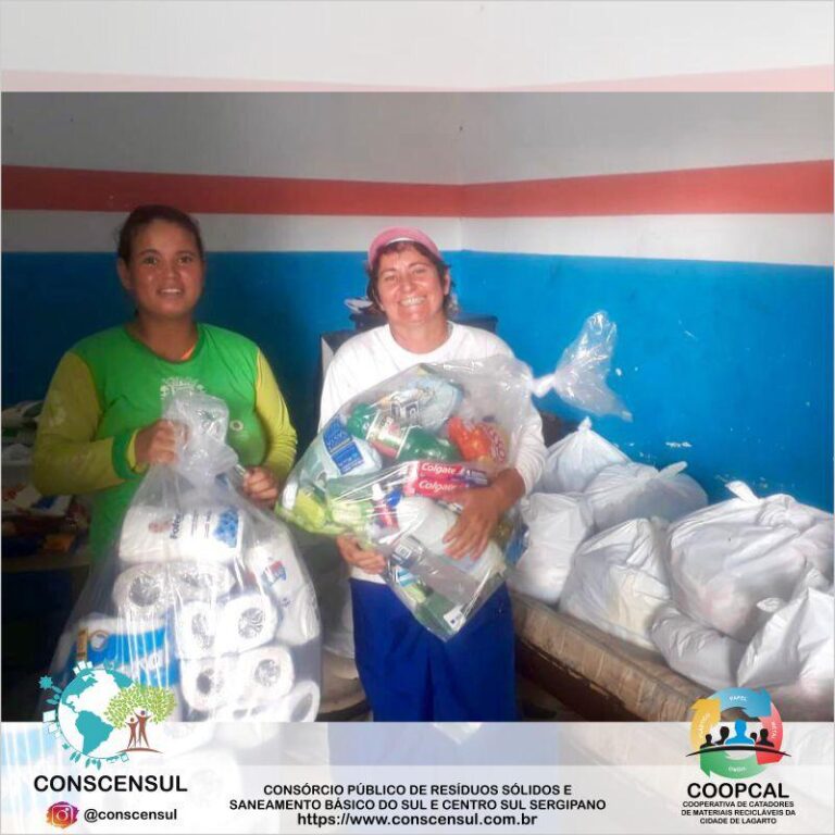 Cooperados da Coopcal recebem cestas básicas do Programa Mesa Brasil