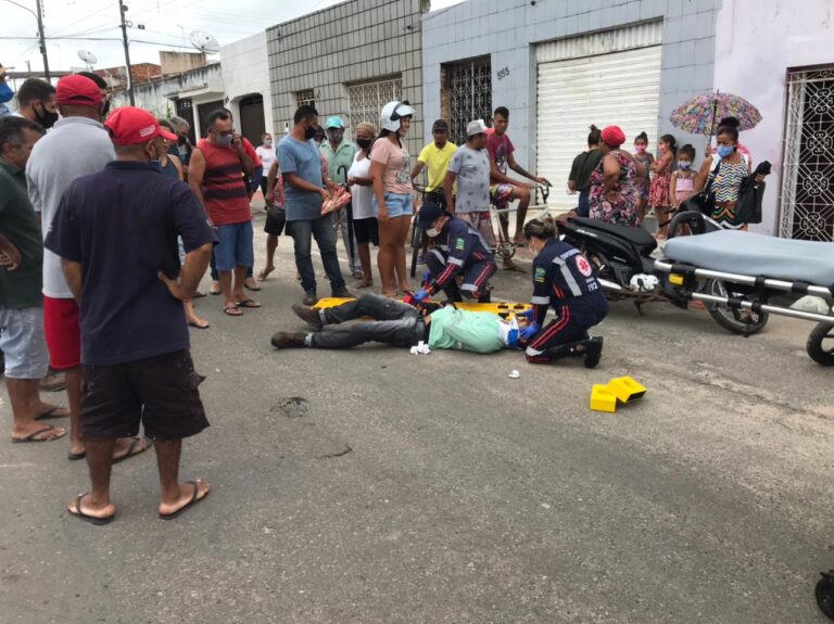 Motociclista fica ferido após colidir com cachorro no Aldemar de Carvalho