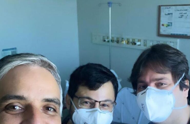 Registro feito pelo parlamentar após receber alta médica