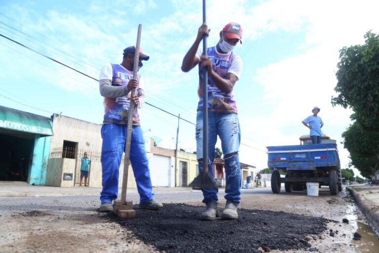 Prefeitura de Lagarto segue realizando serviços de manutenção nas vias do Município