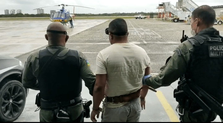 Preso na Rocinha, no RJ, maior traficante de SE desembarca em Aracaju
