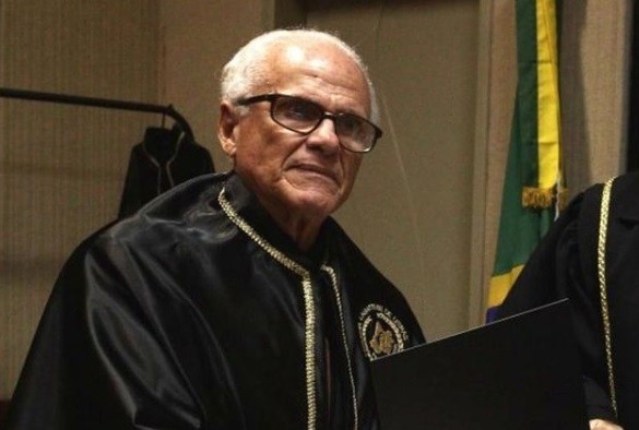 Comunicador e professor lagartense Emerson Carvalho morre aos 82 anos