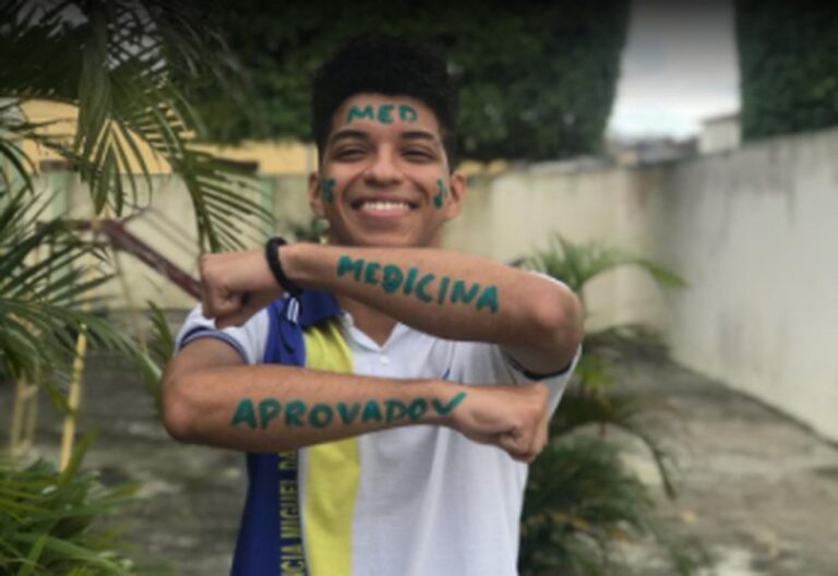 Jovem de ascendência quilombola em Sergipe conquista 1º lugar em medicina da UFS