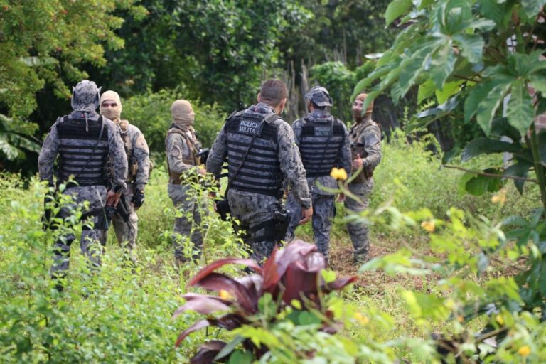 Operação policial cumpre seis mandados de prisão contra grupo suspeito de crimes violentos e tráfico de drogas